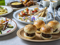 3時間飲み放題付＋大人気スライダーバーガーにデザート含む豪華料理全9品⭐︎スタンダードプラン