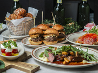 3時間飲み放題付＋人気スライダーバーガー含む豪華全9品⭐︎スタンダードプラン