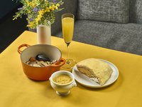 国際女性デースペシャルランチサラダバー + メインディッシュ + デザート