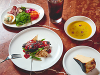 ~7/31【LUNCH GRILL COURSE】サラダブッフェ＆ドリンクバー！選べるメインのランチコース