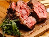 【2025忘年会】【ワンランク上の2H飲み放題】(クラフトビール4種含ビール5種・スパークリングも) 人気のシカゴピザと黒毛和牛ステーキコース...7,700yen 2名様~