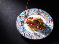 【ランチ】オマール海老と指定牧場の新潟県産牛のフルコース