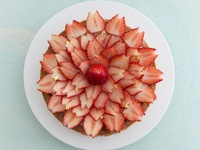 【テイクアウト】ストロベリータルト(18cm)