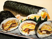 お土産　謹製　桃山巻　1本（カットあり　８等分）