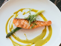 【Online Special】 Weekend Feast 6 course with a glass of sparkling wine 