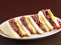 PASTRAMI SANDWICH
