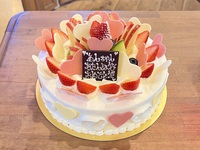 Fresh cream (6 size 18cm) for around 6-8 people [Heart chocolate🩷] ("Basic shape" + "Heart🩷") [6,445 yen excluding tax]