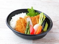 豚ロースかつ弁当　味噌汁付き 