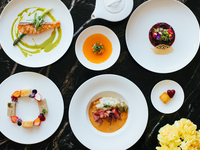 5-course dinner with a glass of sparkling wine