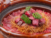 Private room guaranteed! Commemorative [Premium Course] You can enjoy "Carefully Selected Wagyu Beef Box Sea Urchin Yukhoe Dog", "USHIMITSU STEAK ~Thick-Cut Wagyu Beef Fillet~", and "Carefully Selected Wagyu Beef Fillet and Sirloin Clay Pot Rice".