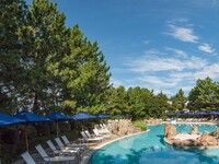 事前決済【9/16-10/5 土日祝デイライト・タイム】デッキチェア付きプールチケット