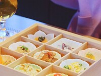【昼飲みに嬉しいBOX】「泉の麦箱」全11品 おばんざい9種＋温菜+甘味＋珈琲　（数量限定）