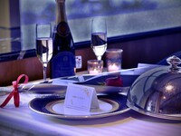 プロポーズディナー（赤いバラ1輪×フレンチフルコース)