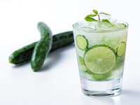 【7・8月Mocktail】  Cucumber Mojito(ｷｭｰｶﾝﾊﾞｰﾓﾋｰﾄ) 1,300円