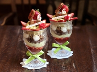 季節のパフェ ～6th Anniversary ピスタチオ～ ≪限定10食≫