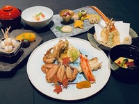 三種の蟹を食べ比べ『お昼の ミニ懐石』　
