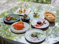 [Lunch Speciale] Luxury course including beef from Tokushima, wild abalone, and migratory crab from Naruto