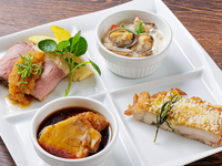 ハーフブッフェランチ 4種盛り合わせ TORIKOプレート 【WEB予約特典有】