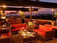 【1Fガーデンラウンジエリア/ソファ】大人(20歳以上)