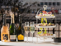Terrace dinner and free-flow champagne plan