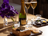 【Online Special Tower view seat guaranteed, Sunday to Thursday only】 Caviar and half bottle of champagne, for 2 