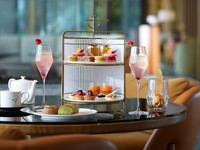 [Weekends and Holidays/Counter Seats] Afternoon Tea with Kamakura Beniya & Pierre Hermé Paris