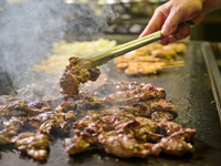 【土日祝ランチビュッフェ】＼夏を楽しむホテルビュッフェ！焼き立てステーキとひんやりソフトクリームも食べ放題／