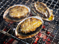 ワンドリンク+プチギフト付き　活アワビ薪焼きディナーコース¥27500