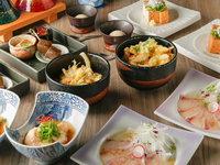 Quarto privativo garantido para festas de boas-vindas/despedidas [Banquete de Primavera] ★ Uísque nacional "Hibiki" à vontade! Arroz de peixe fresco da estação, etc. ★ Mensagem especial de boas-vindas e despedida, prato de sobremesa e serviço de personalização de rótulos de vinho espumante