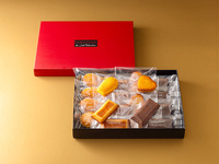 Assortment 16 pieces