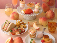 7月16日～9月1日【1階席 ディナー 17:00～】KIHACHI のナイトアフタヌーンティー～ピーチシャンパンスペシャル～