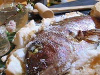  Grilled sea bream with salt pot
