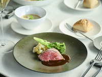 限时优惠【父亲节午餐套餐】时令小食、烤黑毛和牛等4道菜+自选精酿啤酒1杯+附父亲节留言板