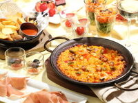 【ランチ限定】~プチ贅沢ランチ~2種から選べるパエリアやデザートなど全5皿+乾杯ドリンク