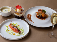 PREFIX DINNER  with free-flow beverages