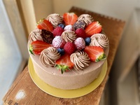 Raw chocolate cream decoration 12cm (2-4 persons)