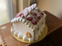 Strawberry house decoration 15cm (4-6 people)