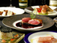 【Tiara】【ティアラフルコース】【宝冠の輝きを感じる高級感溢れる最高なメイン料理を】【豪華食材をふんだんに使用した料理】【ディナー&ランチ】【オフィシャルホームページ予約特典】【税込みサービス料込】　