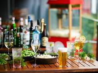 【NAMIKI Beer Hall】40 tipos de bebidas ilimitadas, palomitas y edamame ilimitados.