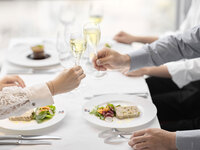 [Dinner] Main course is roti of domestic beef with pairing wine, total of 4 dishes