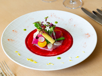 ＜期間限定ランチ＞アニバーサリープラン￥8,800（メインが牛のフルコース）