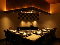  忘年会 × 個室 × 鉄板会食  【 期間限定 | フリードリンク付き 】　 花菱コース 二種の海鮮と黒毛和牛　32000 → 25500