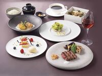 【プティ・セゾンコース】平日ランチ15食限定！ホテルパティシエ特製デザート他全8品　(12/13まで)