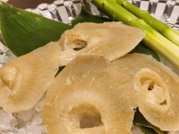 川岸牧場産神戸牛雌牛の炭火焼きと“GINZA sima 名物フカヒレの姿焼き”4.4万円コース