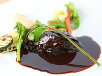 予約制　アニバーサリープラン　乾杯酒付き・メインデッシュは牛肉の煮込み