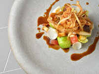 Seasonal Lunch Course (weekdays) 7,600 yen