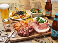 【雨の日も◎屋上庭園でハワイアンBBQ！！】USペッパーリブフィンガーや熟成骨付きポークが入ったスタンダードBBQコース！！☆180分飲み放題付き☆