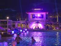 【ナイトプールイベント】プールサイドカバナ席確約プラン