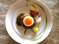 〈9/1～12/26〉【平日限定】メイン：ハンバーグステーキ 川崎市もりもり卵の目玉焼き添え チミチュリソース+ハーフブッフェ