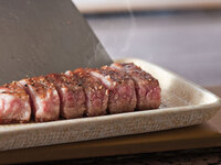 [Online Price] Lunch "KOUKI" Prime Japanese Black-haired Wagyu Course 9,500 yen